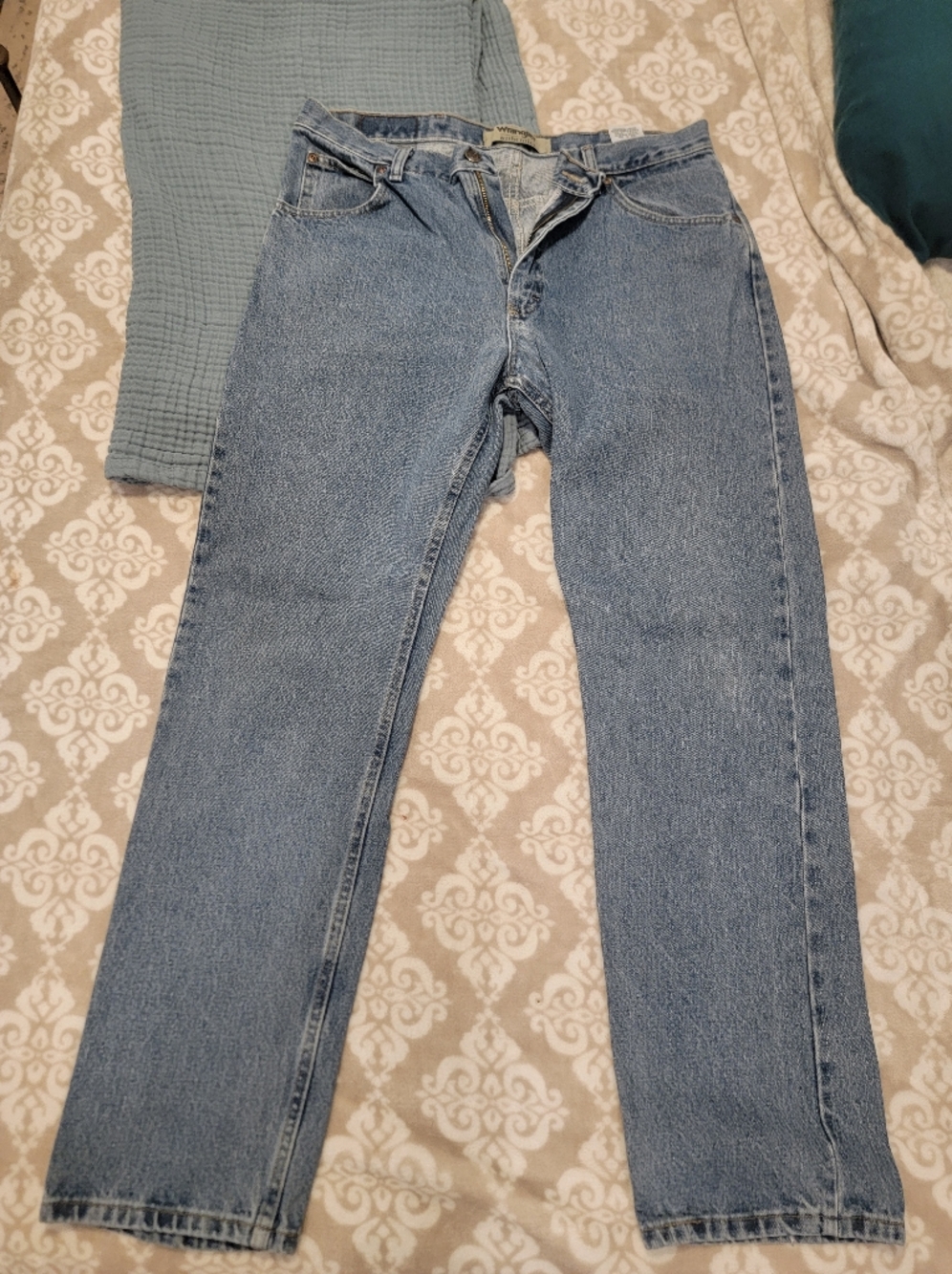 Wrangler Light Blue Stonewash Denim Jeans